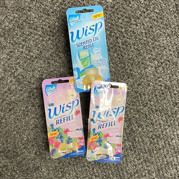 Glade Other - Glade Wisp Refills Clean Linen and Mountain Berry Discontinued HTF 2005 3 total